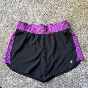 Women’s Drytek workout shorts size M